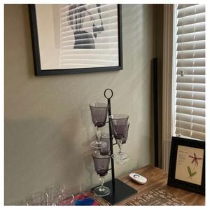 Présentoir vertical moderne classique en métal noir pour 4 bouteilles de vin, avec base à roulettes, capacité 3L, idéal pour les soirées dégustation - Product Image 2