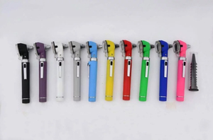 Removedor de Cera de Oídos Manual Mini de Fibra Multicolor, Otoscopio Quirúrgico ENT ARISTON INTERNATIONAL Clase II Reutilizable en venta - Product Image 4