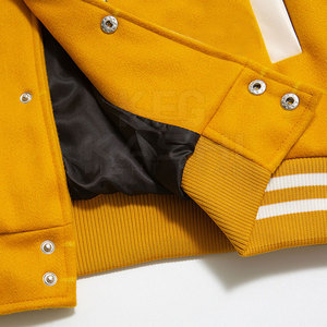 Chaqueta Varsity Moderna para Hombre, Fabricada en Pakistán, Diseño Personalizado, Cierre Frontal, Tela de Forro Polar, Transpirable y Ecológica - Product Image 4