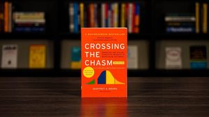 Crossing The Chasm By Geoffrey A. Moore English Peperback <b>Book</b> Marketing Innovation & Startup Growth <b>Book</b> - Product Image 2