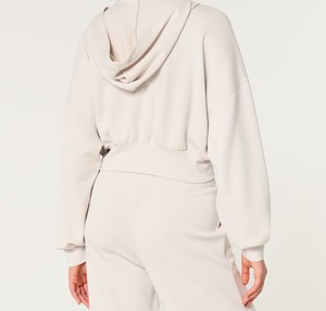 เสื้อฮู้ดดี้ผู้หญิงดีไซน์ใหม่ล่าสุด สีสันสดใส ปรับแต่งสีได้ ใส่โลโก้ด้านหน้าได้ ผ้าฟลีซเนื้อนุ่ม ระบายอากาศได้ดี เหมาะสำหรับฤดูหนาว ฤดูใบไม้ร่วง และฤดูใบไม้ผลิ - Product Image 4