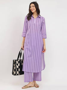 Kurta violet à col en V brodé de fleurs avec manches trois quarts et pantalon palazzo assorti, ensemble décontracté pour tous les jours pour femmes - Product Image 2