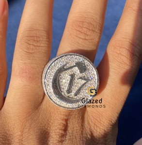 Bague pour homme en argent sterling 925 avec diamants étincelants C 17, style hip-hop, sertie de moissanite et de diamants ronds - Product Image 1