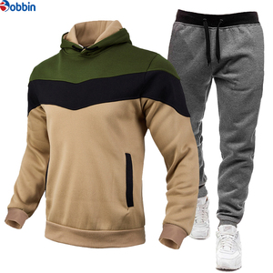 Trajes deportivos personalizados con etiquetas y estampados para hombre, sudadera con capucha y pantalones de patchwork, ropa deportiva gruesa y cálida para otoño e invierno - Product Image 5