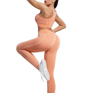 Conjunto Deportivo para Gimnasio con Logotipo Frontal Personalizado, Top Ajustado y Pantalones Cortos de Spandex/Nylon, Conjunto de Yoga - Product Image 4