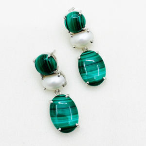 Boucles d'oreilles créoles élégantes en argent avec malachite naturelle et perle pour la mode des jeunes femmes branchées - Product Image 3