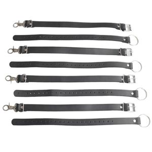 Paires de menottes en cuir pour chevilles avec boucles métalliques et accessoires en forme d'anneau - Product Image 2