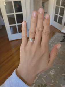 Anillo de Compromiso con Diamante Cultivado en Laboratorio, Corte Brillante Redondo de 5 Quilates, Oro Blanco de 18K, Certificado IGI - Product Image 4