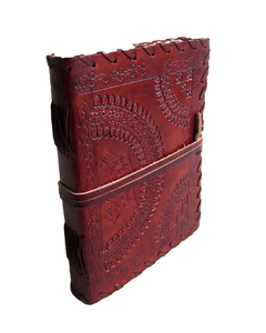 Diario de cuero con mandala en relieve y cierre de correa – Cuaderno de escritura hecho a mano con encuadernación – Diario con páginas de borde deshilachado y cierre de lazo - Product Image 2