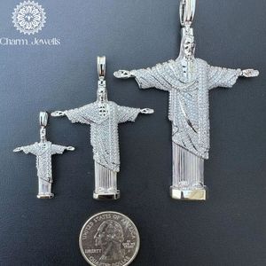 Charm Jewells - Colgante de Plata 925 con Perla de Agua Dulce y Moissanita en Forma de Bola, Chapado en Oro de 22K, Certificado IGI, Letra RILY - Product Image 1
