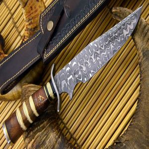 Cuchillo de Hoja Fija de Acero de Damasco TRADERS, Mango de Madera, Punta Caída, Cuchillo de Caza, Grosor de 0.6mm - Product Image 1