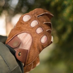 Guantes de aventura sin dedos de ante de máximo rendimiento, hechos con cuero de ante suave de primera calidad. - Product Image 2
