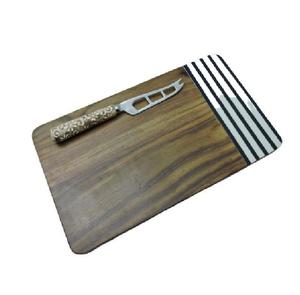 Planche à découper en bois d'acacia faite à la main, plateau de service pour fromages et charcuteries, passe au lave-vaisselle, réutilisable pour la découpe en cuisine - Product Image 4