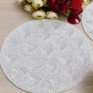 Napperon de table fait main Saint-Valentin avec perles, motif cœur brodé blanc, en polyester/coton écologique, centre de table - Product Image 3