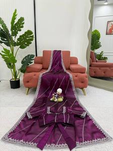 Sari en soie JMC de luxe avec broderie de fils et de paillettes – Vêtement ethnique haut de gamme pour l'exportation - Product Image 5