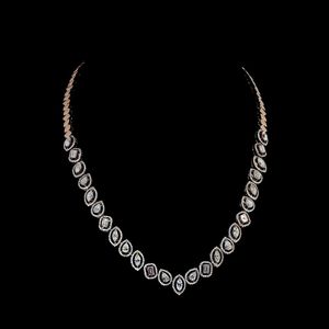 Collier solitaire avec diamants fantaisie cultivés en laboratoire dans un serti halo pour les mariages et les occasions spéciales - Product Image 1