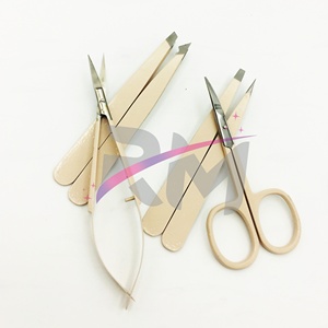 Pinzas para Cejas RMI Color Nude con Logotipo Personalizado, Acero Sostenible, Puntas Inclinadas y Puntiagudas, Pinza para Cejas con Tijeras para Pestañas - Product Image 6