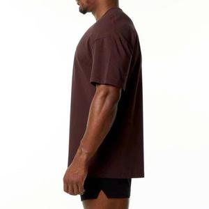 Camiseta Holgada para Hombre con Logotipo Personalizado, Impresión Serigráfica, Cuello Vintage, 100% Algodón Satinado Antiarrugas, Diseño Liso Oversize de Alta Calidad - Product Image 4