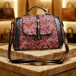 Sac de médecin en toile jacquard Paisley fait main, style ethnique vintage avec pompon pour femme - Product Image 1