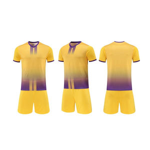 Uniforme de Fútbol Sublimado Negro y Amarillo, Transpirable, Cómodo, de Alta Calidad, de Secado Rápido, para Entrenamiento - Product Image 1
