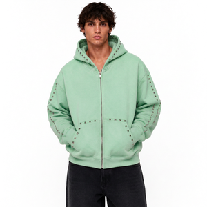Sweat-shirt à capuche personnalisé pour homme en molleton de coton premium, coupe décontractée, style streetwear, avec graphiques et logo personnalisés sur les manches - Product Image 4