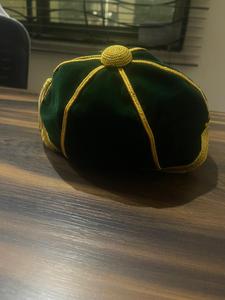 Gorra de terciopelo con bordado personalizado de letras, venta al por mayor, OEM, ODM, visera plana, ajustada, para graduación, unisex, con logo académico - Product Image 4