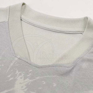 Camiseta de fútbol deportiva de alta calidad, ligera, hecha de poliéster, para adultos. - Product Image 3