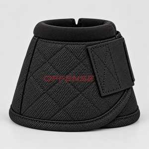 Botas de protección para caballos, suaves y flexibles, con bordes reforzados y correas seguras para una protección cómoda del casco durante el uso. - Product Image 4