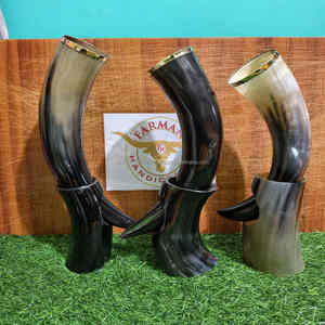 Copa de Cuerno Vikinga de Lujo Hecha a Mano, Taza Rústica Medieval para Cerveza con Empaque de Cartón - Product Image 3