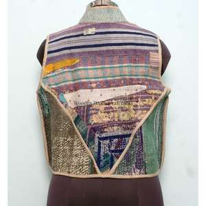 Chaleco Kantha de Diseño 100% Algodón al por Mayor, Estilo Patchwork Multicolor, Bordado con Botones, Hecho a Mano, Vintage, para Invierno y Verano - Product Image 5