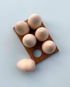 Porta Huevos de Madera Premium Diseñado para Almacenamiento Seguro de Huevos, Organización de Cocina y Exhibición Decorativa Estilo Granja - Product Image 5