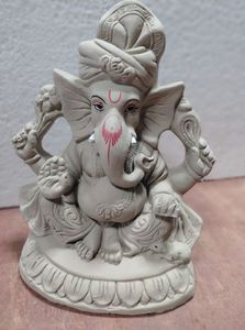 Statue de Ganesh spirituelle haut de gamme, idéale pour les cadeaux de festival sacrés, provenant d'un exportateur indien au meilleur prix. - Product Image 4