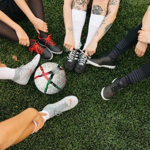 Ballon de football en cuir PVC de haute qualité, personnalisé avec logo, durable, pour l'extérieur, entraînement, match officiel, taille 5 - Product Image 5