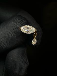 Pendientes de Diamantes Marquise en Forma de Lágrima, Elaborados en Oro de 14K con un Delicado Colgante Individual - Product Image 2