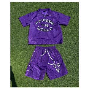 Ensemble coupe-vent personnalisé de haute qualité pour homme : sweat à capuche à boutons latéraux et short, veste coupe-vent en nylon zippée et short - Product Image 1