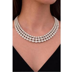 Collar con colgante de diamantes elegante fabricado en India para mujeres, joyería fina de lujo disponible a precio directo de fábrica. - Product Image 1