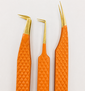 Ensemble de pinces à sourcils premium en acier inoxydable orange, à pointe inclinée, écologiques, durables, pour isolation de volume, courbées et de précision - Product Image 6