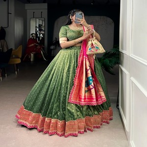 Ensemble Lehenga en Organza VASTRA COTTAGE avec Bordure en Dentelle Zari, Blouse Non Cousue et Dupatta en Soie Jacquard Paithani - Product Image 1