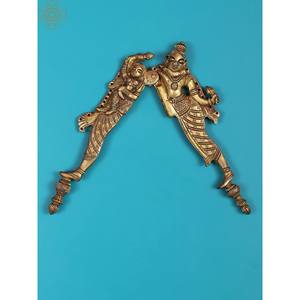 Outil de spécialité de coupe-écrou de conception de Radha Krishna en laiton fait à la main pour la décoration intérieure - Product Image 2