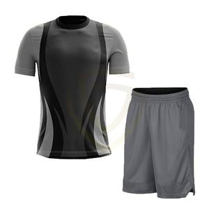 Uniforme de football pour hommes de bonne qualité, 100% polyester, manches courtes, vêtements de sport respirants, anti-bactériens - Product Image 1
