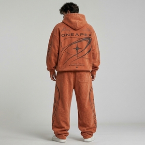 Conjunto de Sudadera con Capucha y Pantalones Deportivos para Hombre, Color Naranja Sólido, Estilo Urbano, con Logotipo Bordado Personalizado, Algodón Grueso - Product Image 2