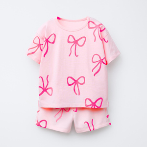 Conjunto de 2 piezas con estampado de lazo rosa para niñas, camiseta de manga corta y pantalones cortos, traje de verano, ropa informal de algodón con cuello redondo - Product Image 2