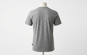เสื้อยืดคอกลมแขนสั้นสีเทาสำหรับผู้ชาย ทรงปกติ สีพื้น ผ้าฝ้าย 100% ใส่ได้ทุกฤดู ย้อมสีเรียบ - Product Image 2