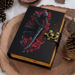 สมุดบันทึกหนังพิมพ์ลาย Crimson Reaper ทำมือโดย Al-Amir สไตล์โกธิคดาร์กแฟนตาซี ปกแข็ง สมุดโน้ตปีศาจ ตัวล็อคทองเหลือง ลายดอกไม้ - Product Image 4