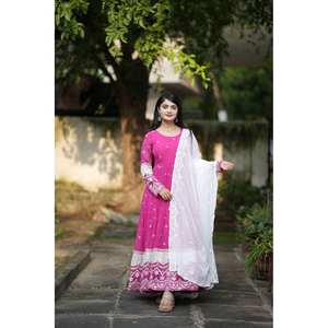 Vestido Anarkali de Chifón para Fiestas, Elegante, Bordado con Hilos y Lentejuelas - Product Image 1