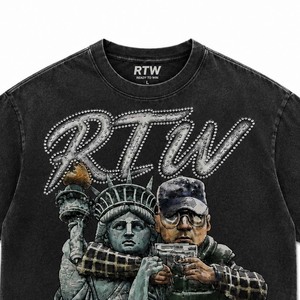 Camiseta negra de manga corta para hombre RTW con estampado de la Estatua de la Libertad y estampado de hombre, estilo urbano, cuello redondo, corte regular - Product Image 2
