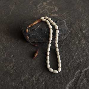 Tasbih 33 perles rondes de 10 mm en os pur, fait main, écologique et abordable, cadeau de mariage moderne, pour la prière et la méditation (Masbaha) - Product Image 5