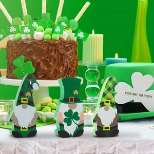 Décorations de la Saint-Patrick : 3 pièces de décorations de table en bois scandinave, motif Tomte, trèfle porte-bonheur, pour fêtes et événements - Product Image 5