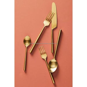 Ensemble de couverts décoratifs en métal avec finition polie, parfait pour les anniversaires de pendaison de crémaillère et les célébrations de mariage - Product Image 3