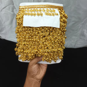 Accesorios de Novia con Bordado Floral Colorido, Material JARI Ecológico, Encaje de Miel con Detalles Intrincados y Patrón 3D (Zapatos) - Product Image 1